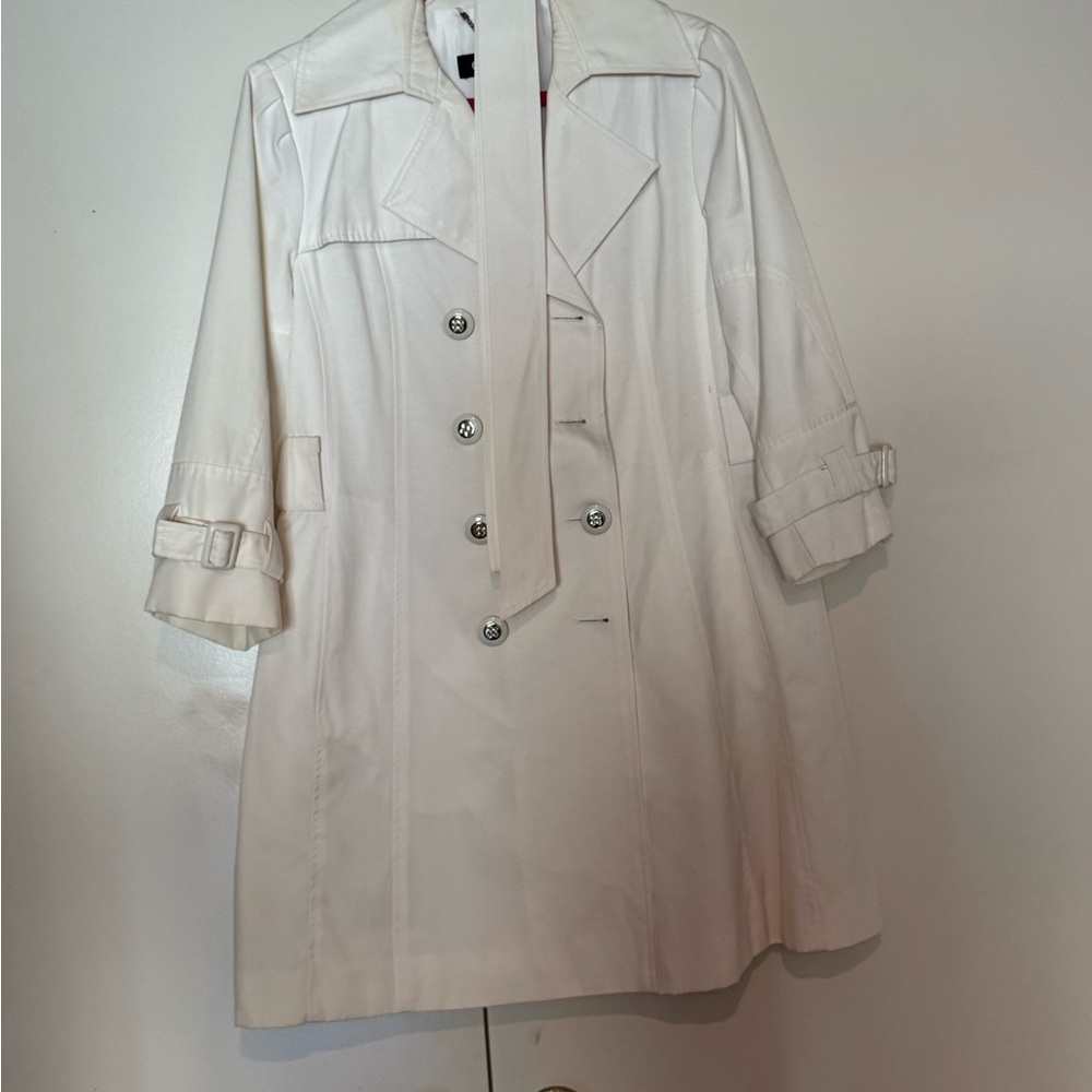Guess White Trench Coat with Belt and Long Sleeves